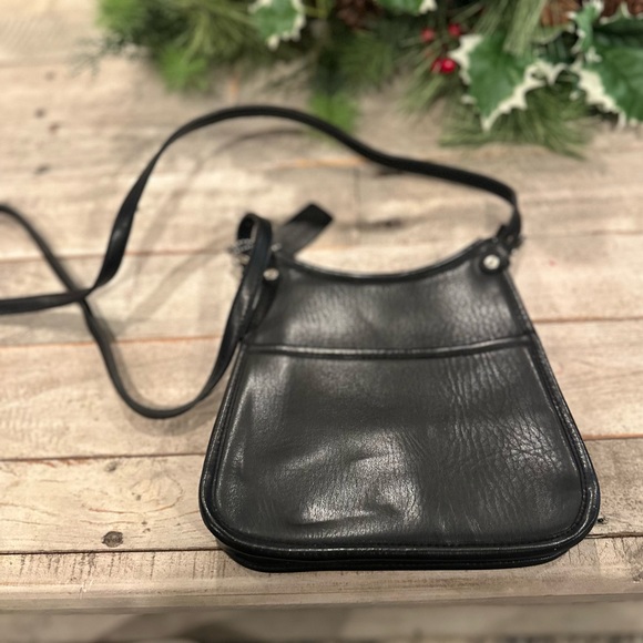 ♠️🖤 Coach Crossbody 🖤♠️ - Picture 2 of 3